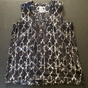 North Face sleeveless blouse